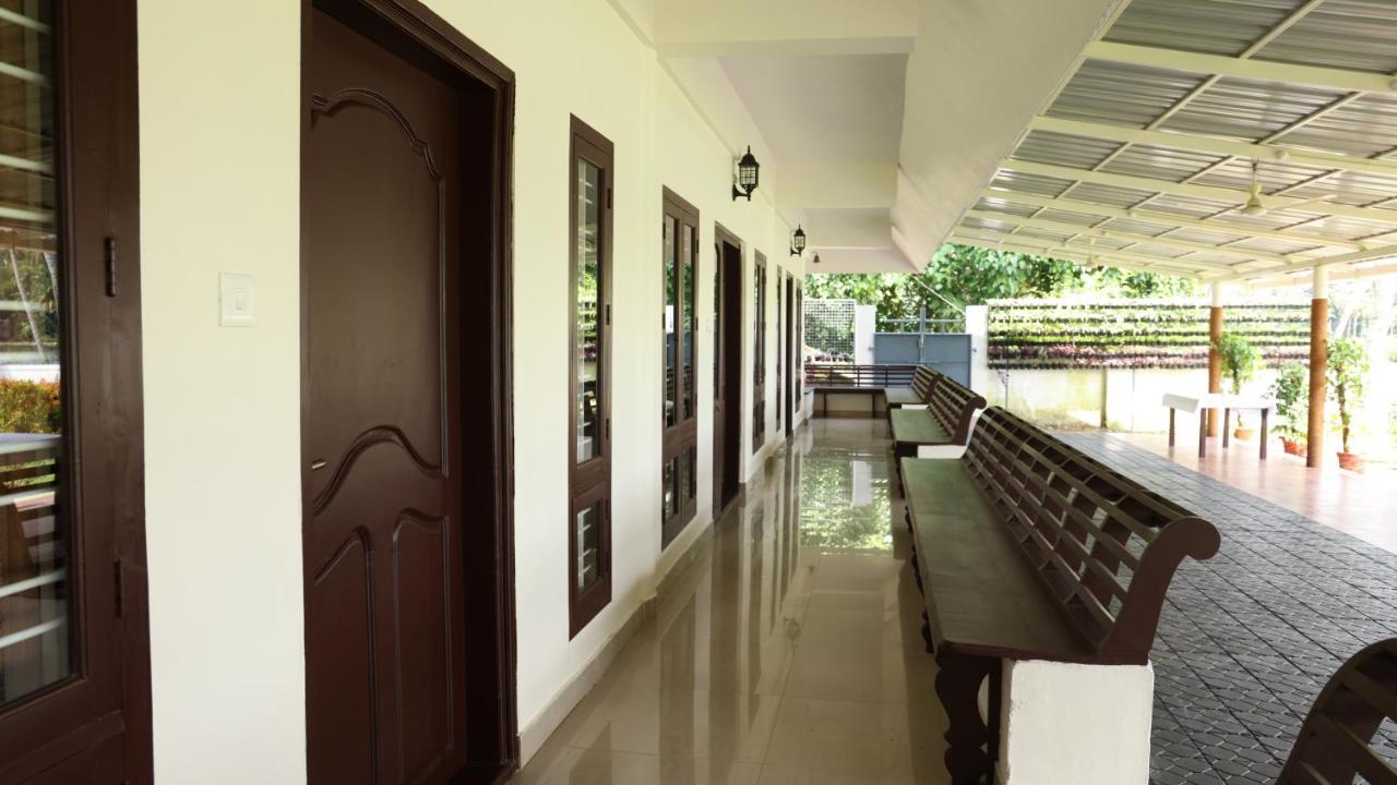 Ashtamudi Lake Garden Resorts Kollam Exterior foto
