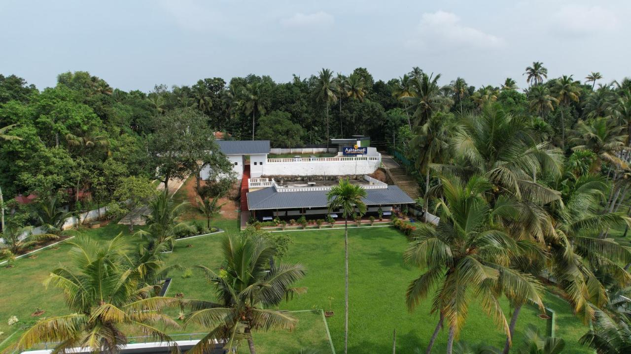 Ashtamudi Lake Garden Resorts Kollam Exterior foto